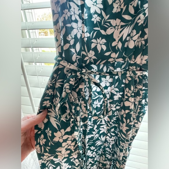 Old Navy Cropped Jumpsuit - Picture 4 of 4